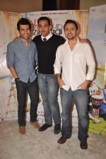 Vaibhav Talwar, Satyadeep Mishra, Cyrus Sahukar at Love Break up zindagi promotional event in Mehboob on 27th Sept 2011 (27).JPG
